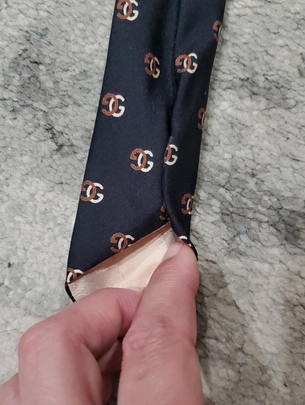 Vintage 1980s Gucci 100% Silk Necktie With GG Monogram Crest